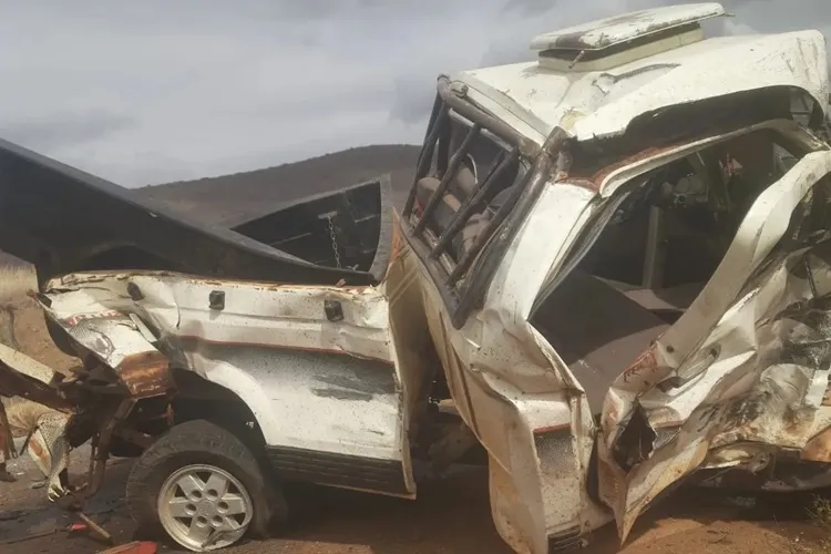 Grave acidente deixa um morto e veículos destruídos na BA-148 em Dom Basílio