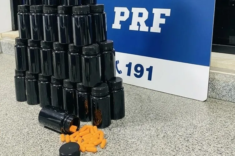 Jequié: PRF apreende 3 mil cápsulas de medicamentos sem identificação e sem nota fiscal na BR-116