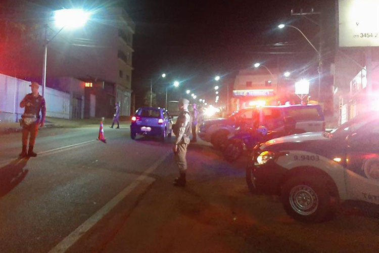 Show de Roberta Miranda leva 15 mil pessoas para a Festa de Sant'Ana em Caetité