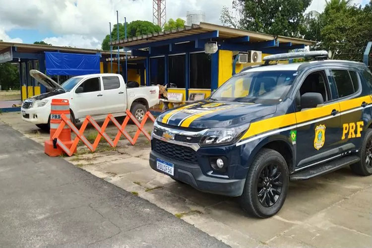 Motorista é preso com caminhonete adulterada e carga de produto agrícola sem nota fiscal na BR-101