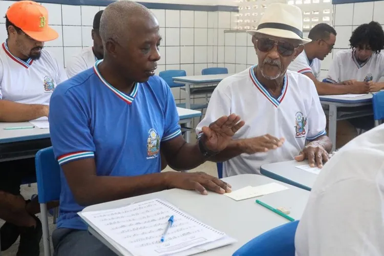 Número de jovens e adultos que voltaram a frequentar a sala de aula aumenta 8% na Bahia