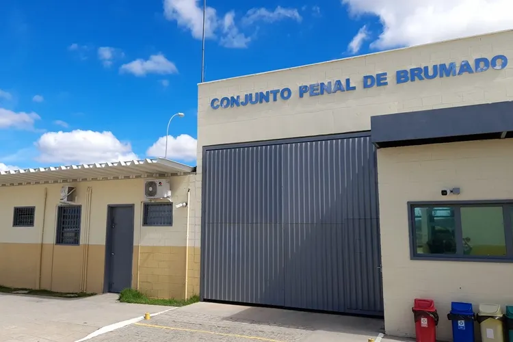 Dentista é presa suspeita de enviar drogas dentro de gazes no Conjunto Penal de Brumado