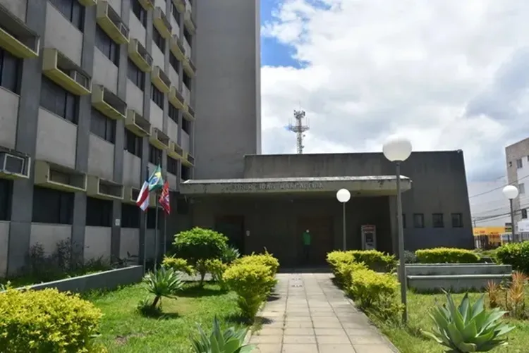 Homem é condenado a 37 anos de prisão por matar a mãe e a avó em Vitória da Conquista