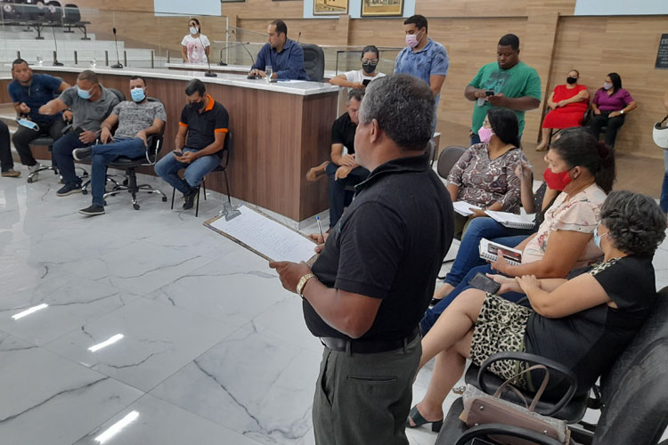 Brumado: Secretário de Educação não aceita retirar de pauta projeto que obriga escola integral