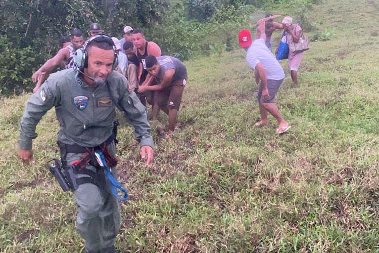 Militares de diversos estados chegam à Bahia para ajudar atingidos pela chuva