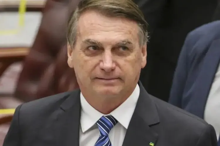 Defesa de Jair Bolsonaro solicita revogação de prisão domiciliar