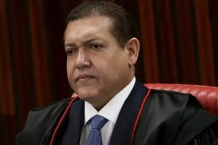 TSE elege Nunes Marques presidente da Corte e André Mendonça será vice