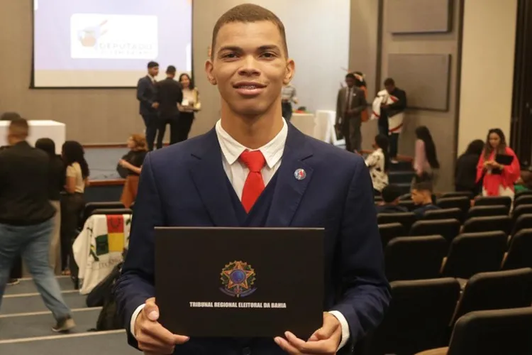 Estudante de Guanambi é selecionado no Programa Deputados Jovens Baianos