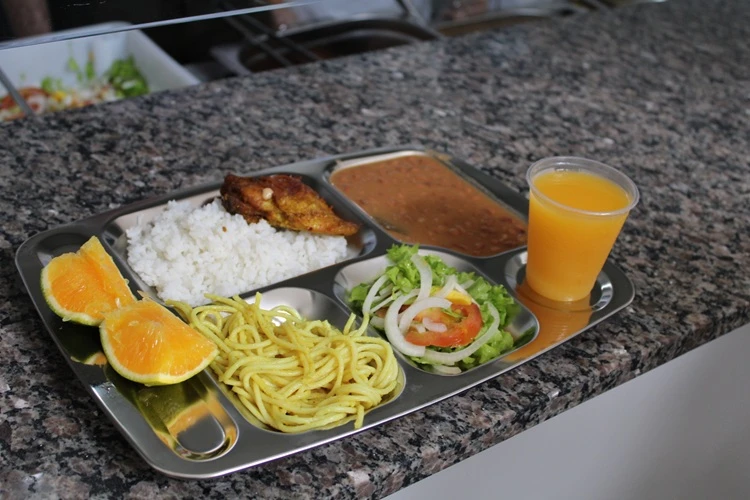 Restaurante Popular de Brumado bate 1 mil refeições diárias servidas