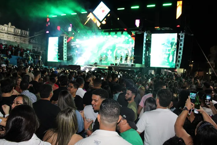 Macaúbas: São João supera expectativa de público e aquece economia local