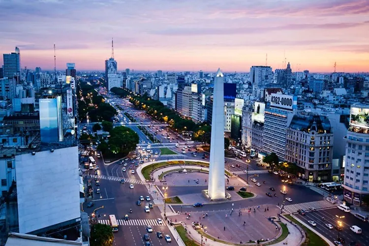 Pobreza na Argentina volta a subir e atinge 32,3% da população