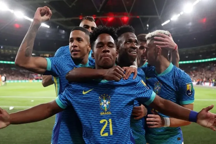 Endrick marca e Brasil bate a Inglaterra na estreia do técnico Dorival Jr