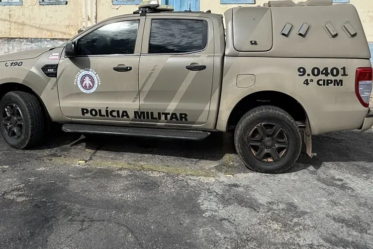 Homem invade casa de ex, tenta enforcá-la com faca e acaba preso em Ibipitanga