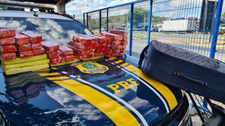 Jequié: Mulher é presa com 35 kg de maconha na BR-116