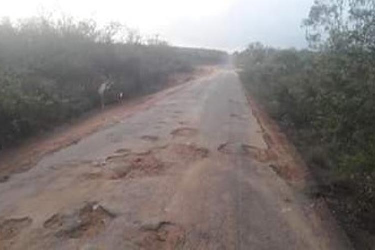 Piatã: Moradores protestam contra más condições da BA-148