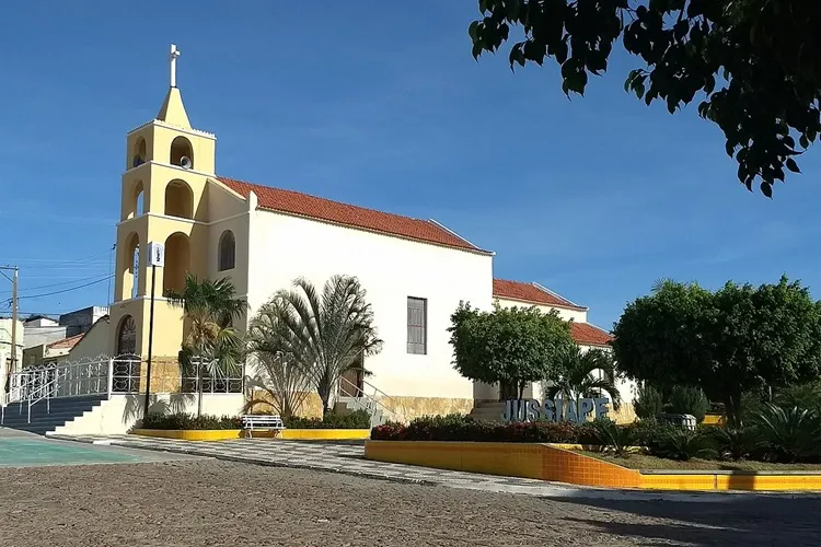 Mãe é condenada a 30 anos de prisão por estuprar a filha bebê e jovem em Jussiape