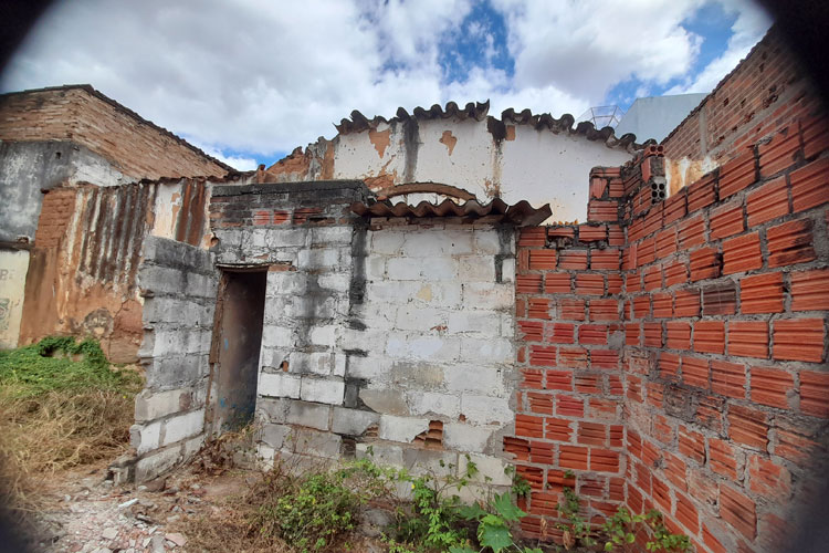 Cemitério da década de 1920 conta a história dos primórdios de Brumado e reflete no presente