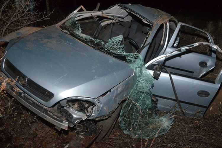 Jovem sai ileso de grave acidente na BA-617, entre Caculé e Ibiassucê