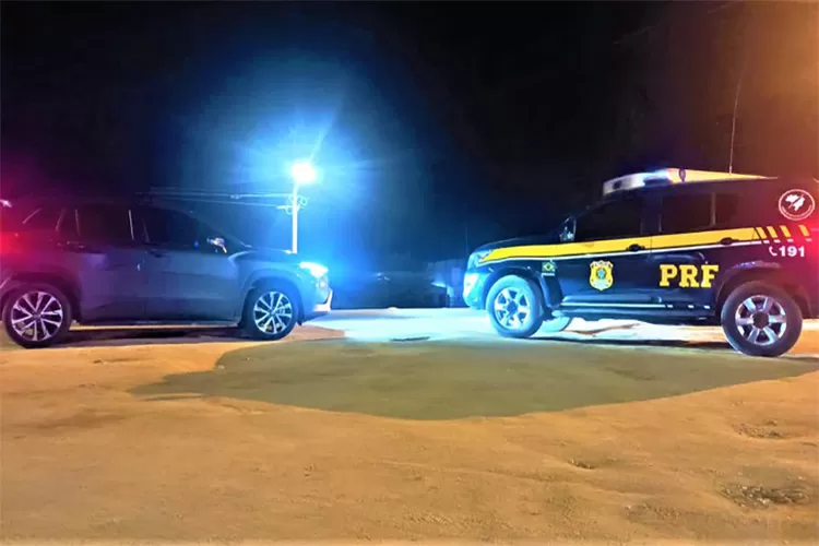 Homem recebe R$ 4 mil para levar carro roubado e acaba preso em Vitória da Conquista