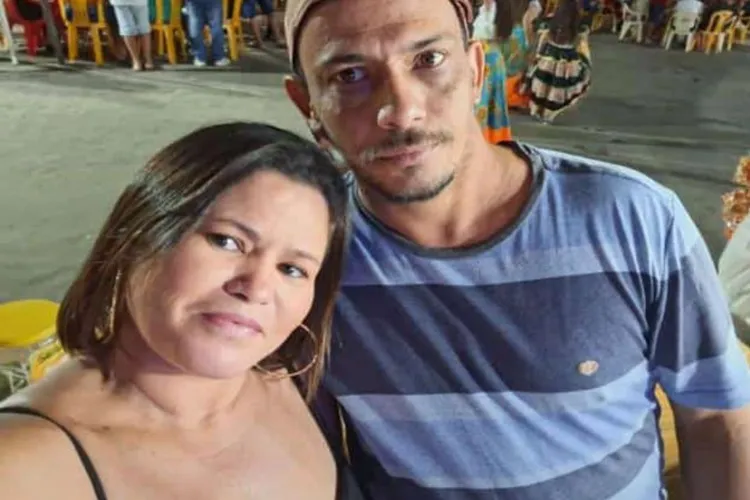 Casal morre em acidente entre carro e caminhão na BA-026 em Contendas do Sincorá