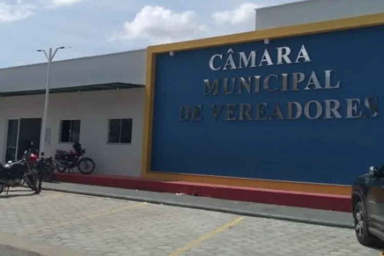 Contas de 2025 da Câmara de Bom Jesus da Lapa são consideradas regulares