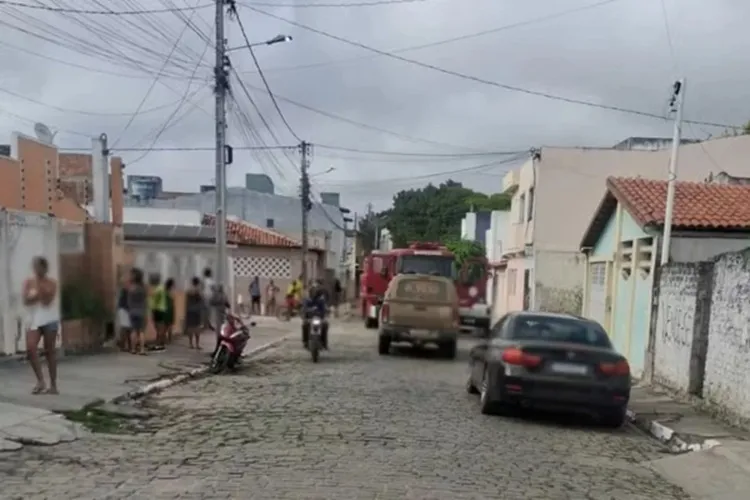 Menina de 7 anos tentou salvar irmãos de incêndio enquanto mãe estava em festa