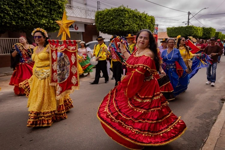Caetité abre ano cultural com o tradicional Encontro de Terno de Reis 