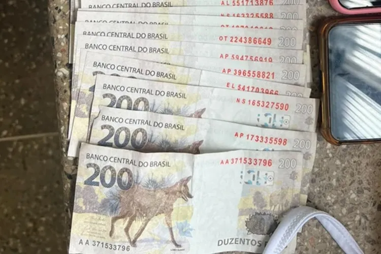 Cinco pessoas são presas por venda de notas falsas de R$ 200 em Conceição de Feira