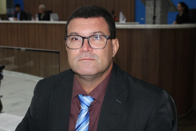 Vereador faz pronunciamento em homenagem ao pai na Câmara de Brumado