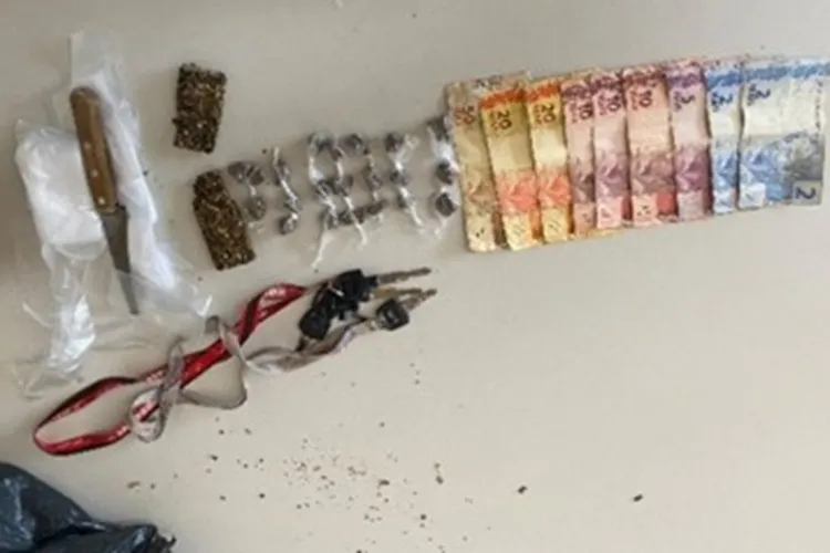 Jovem de 18 anos é preso por tráfico de drogas em residencial de Guanambi