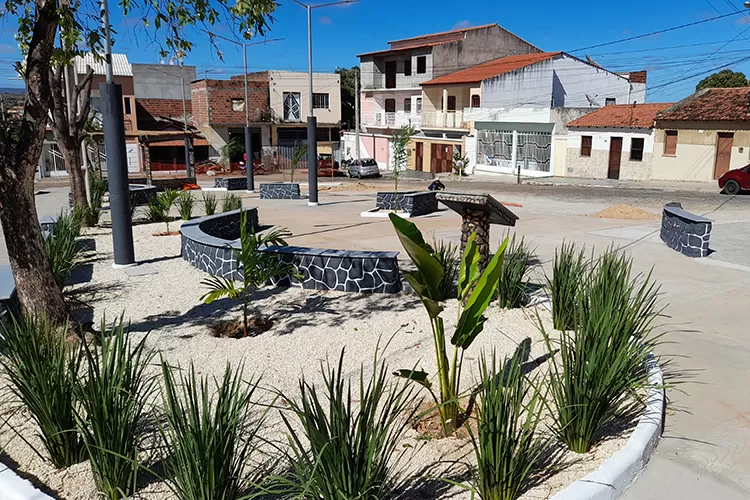 Após décadas de espera, Praça da Cebola é revitalizada em Brumado