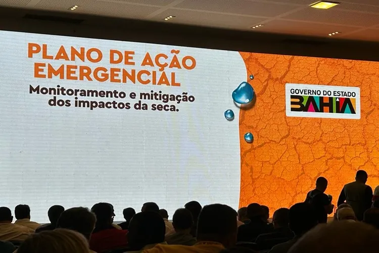 Em audiência com prefeitos, governador assegura medidas de convivência com a seca