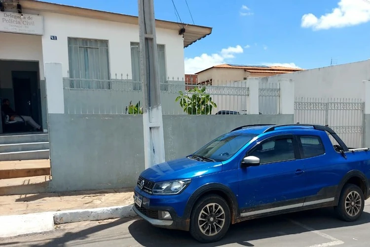 Polícia Militar recupera veículo com restrição de furto/roubo em Tanhaçu