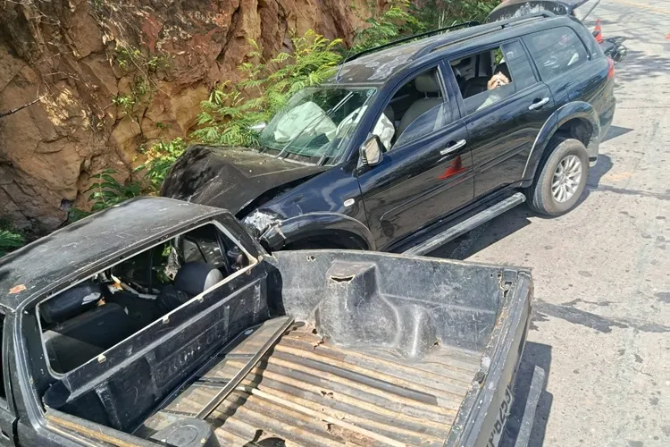 Acidente na BA-148 deixa ferido após carro invadir contramão em Livramento de Nossa Senhora