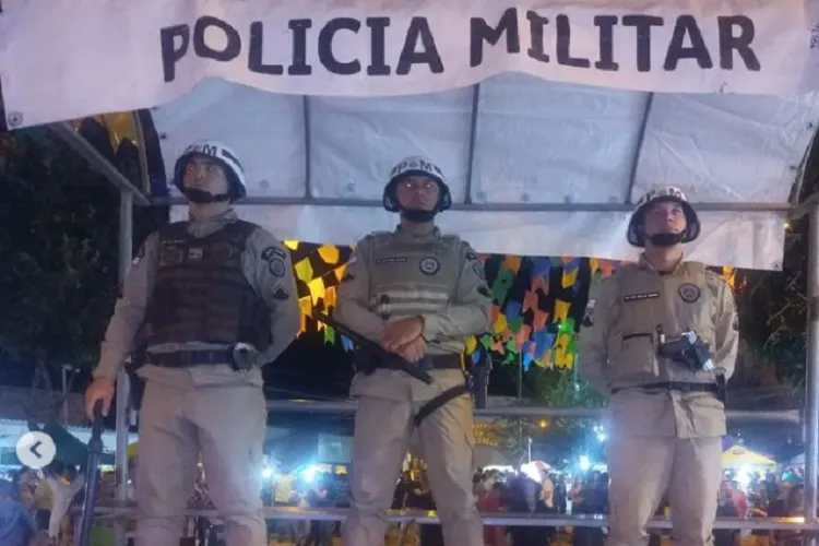 24º BPM garante segurança na 1ª noite do São Pedro do bairro Olhos D?água em Brumado