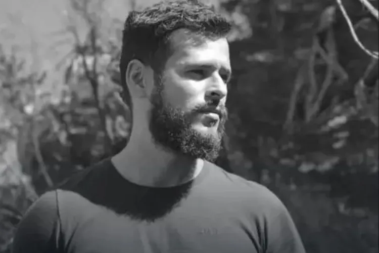 Homem de Guanambi morre após bater o carro de frente com caminhão na BR-020