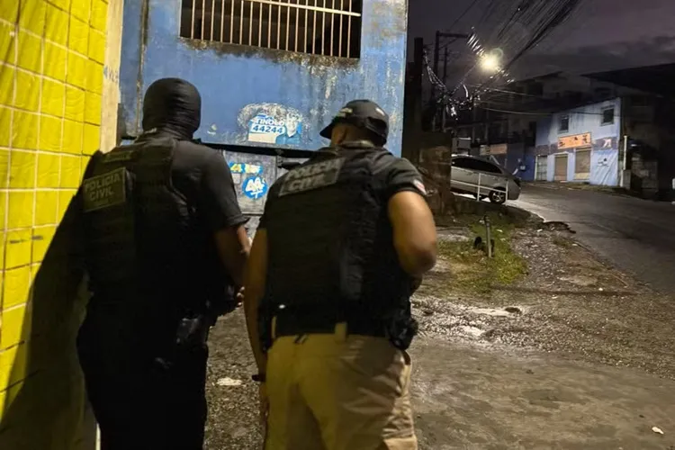 Duas pessoas morrem e dez são presas suspeitas de homicídios, tráfico de drogas e extorsão
