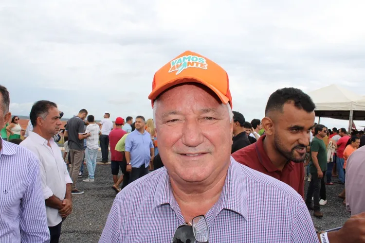 Ineficiência da oposição tem provocado debandada de prefeitos, diz Ronaldo Carletto