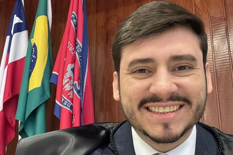 Câmara de Carinhanha aprova Título de Cidadão ao juiz Arthur Neves