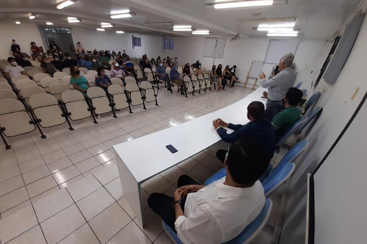 Brumado: Prefeito reúne servidores para mensagem de final de ano apostando em retomada das ações em 2021