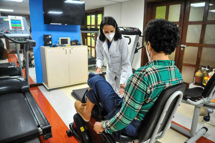 Covid-19: Sintomas de longa duração chamam a atenção de médicos e pesquisadores