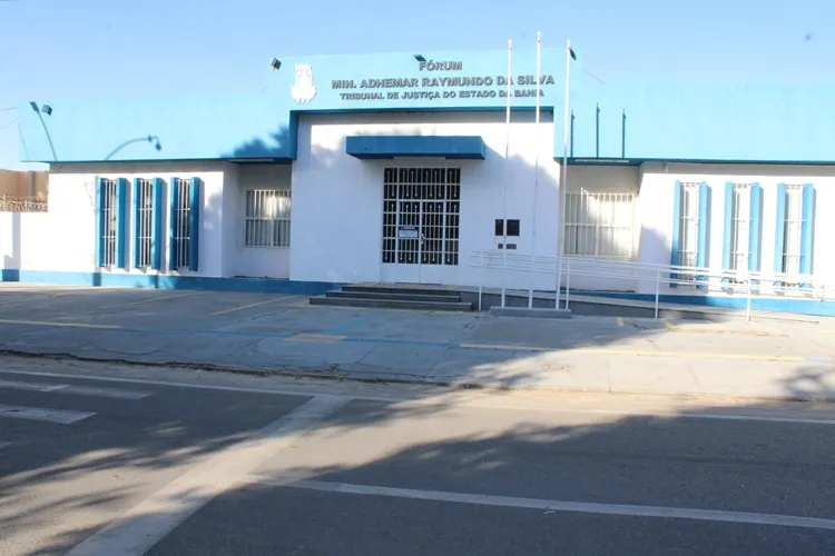 Eleições 2026: Coelba é obrigada a ligar energia de escola ponto de votação em Iuiu