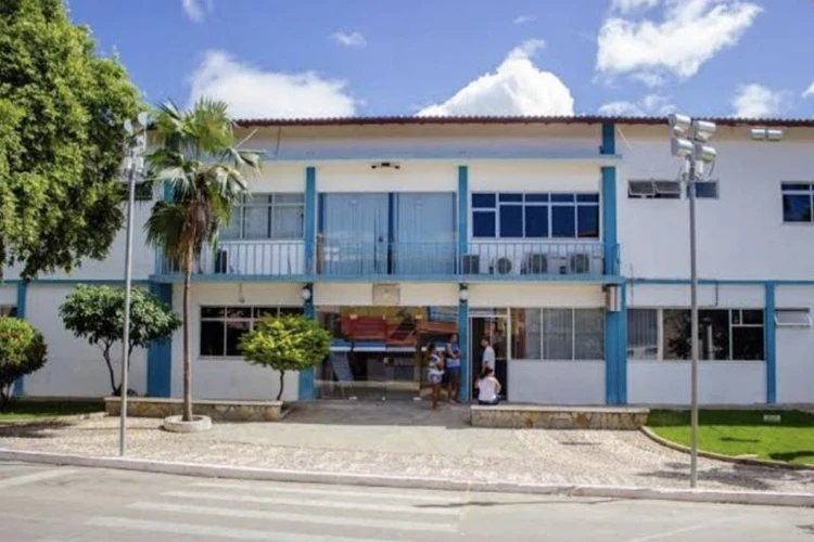 Prefeitura de Brumado antecipa pagamento do 13º salário dos servidores públicos