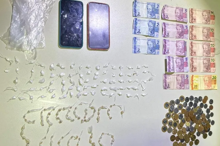 38ª CIPM prende suspeito por tráfico de drogas na Cavalhada em Bom Jesus da Lapa