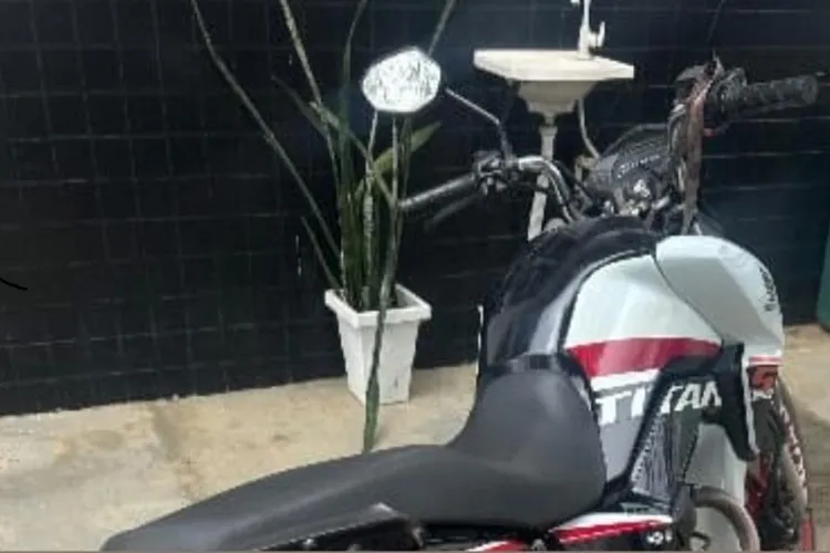 79ª CIPM recupera veículo roubado e prende suspeito de praticar furtos em Poções