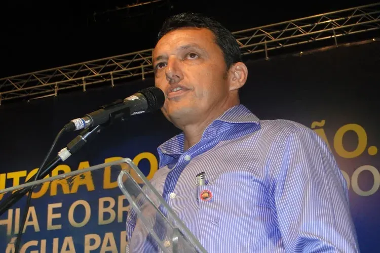 TCU condena Charles Fernandes a devolver R$ 130 mil por falhas em Guanambi