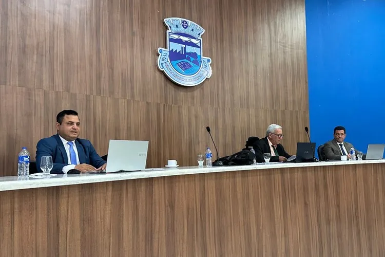 Câmara de Brumado aprova reajuste de 7,4% para professores por unanimidade