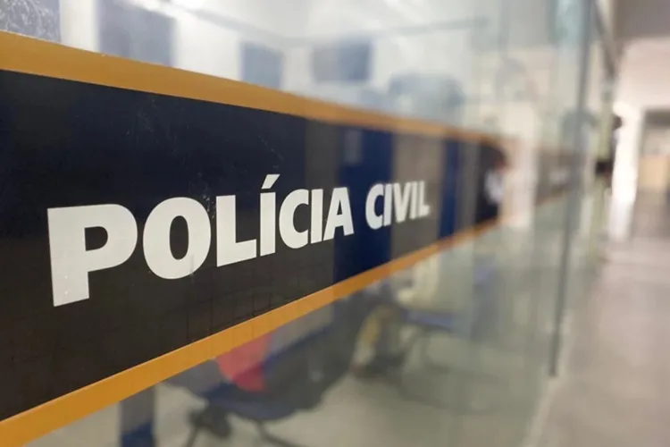Mulher é presa por estuprar adolescente de 13 anos em Lauro de Freitas