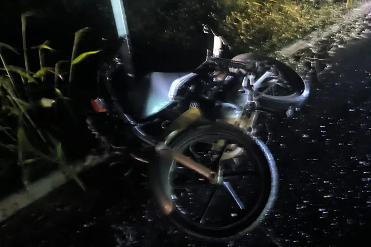 Colisão entre motocicletas na BA-262 deixa três feridos