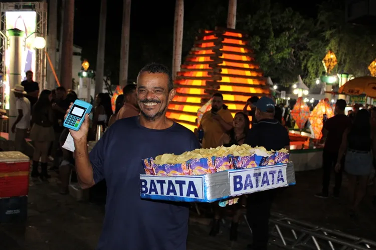 Batata frita mineira embalada à vácuo faz sucesso nos festejos em Brumado